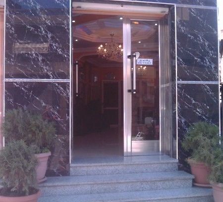 Les Andalous Hotel Оран Экстерьер фото